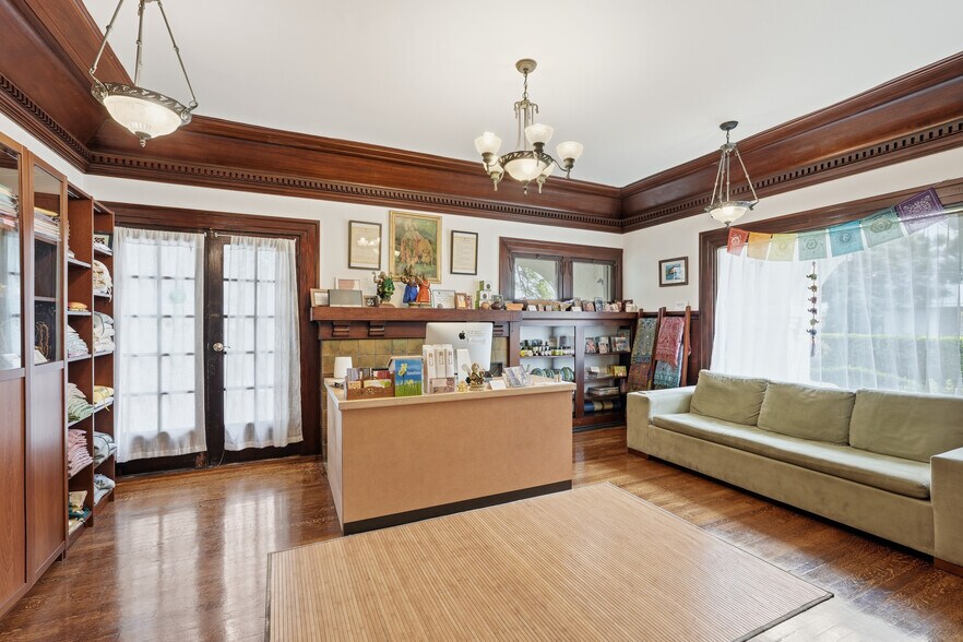 More Photos Of 3741 W 27th St, Los Angeles Specialty For Sale