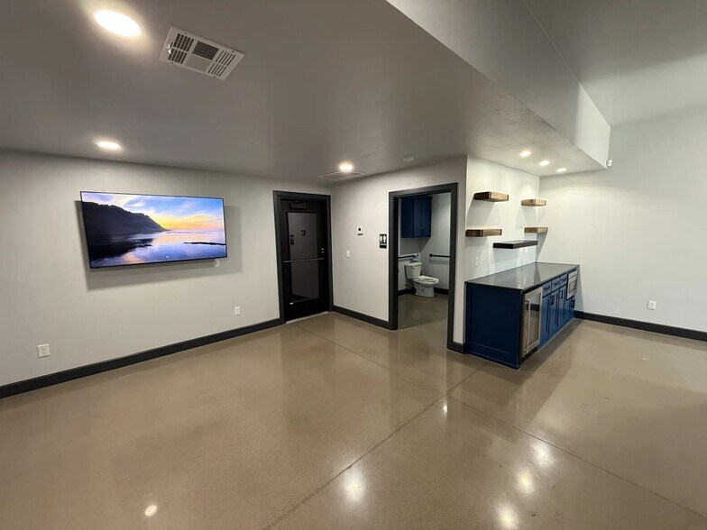 More Photos Of 3800 NE 104th St, Oklahoma City Industrial For Lease