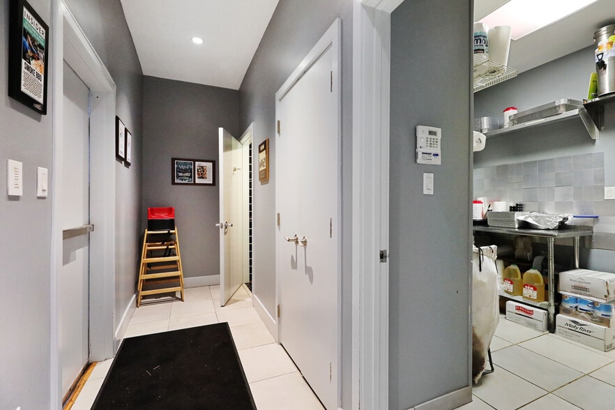 More Photos Of 34 W Merchant St, Audubon Restaurant For Sale