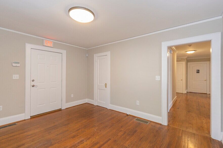 More Photos Of 2006 N Main St, Anderson Office For Sale