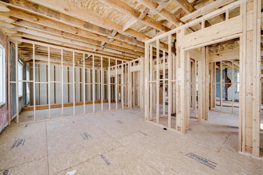 More Photos Of 111 Main Street, Lincolnton Flex For Sale