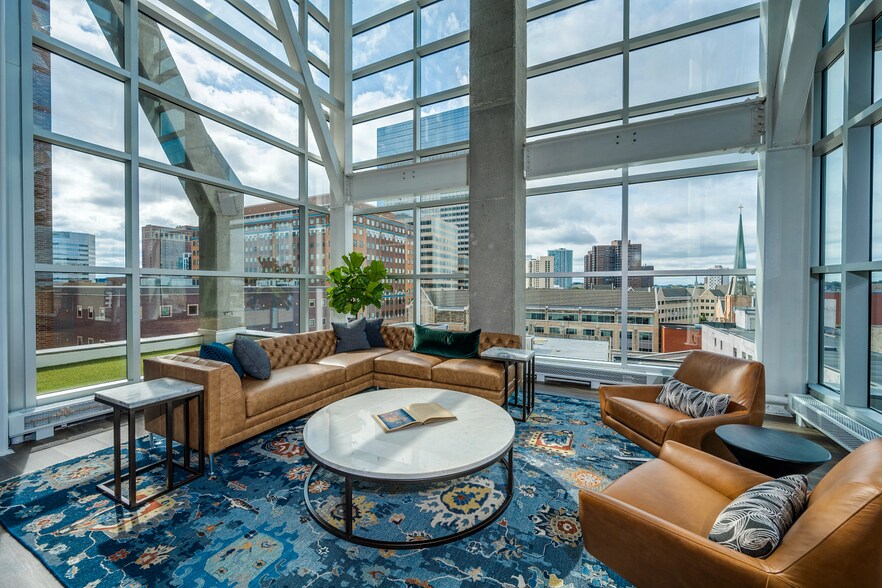 More Photos Of 30 S 9th St, Minneapolis Coworking Space