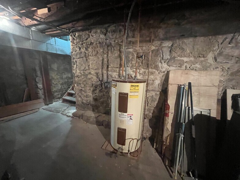 More Photos Of 229 N Main St, Valentine Office For Sale