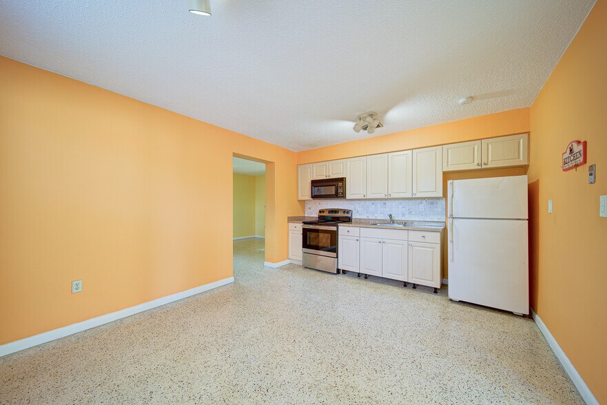 More Photos Of 7358 SW 23rd St, Miami Multifamily For Sale