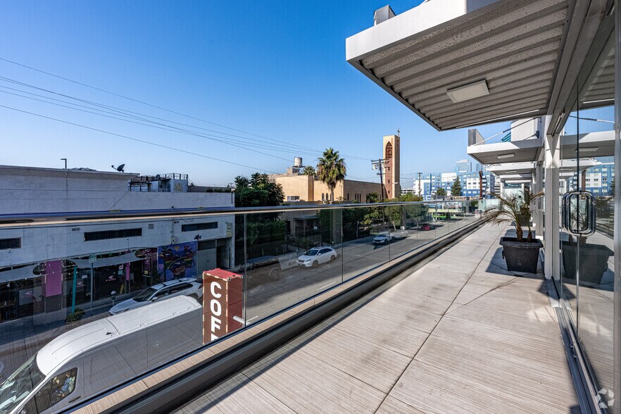 More Photos Of 221 E 12th St, Los Angeles Office For Lease