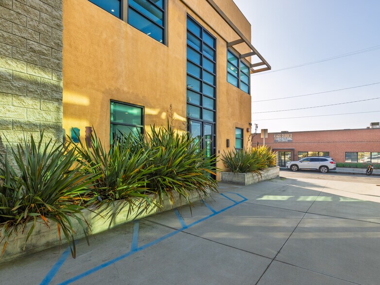 More Photos Of 134 Lomita St, El Segundo Office For Sale