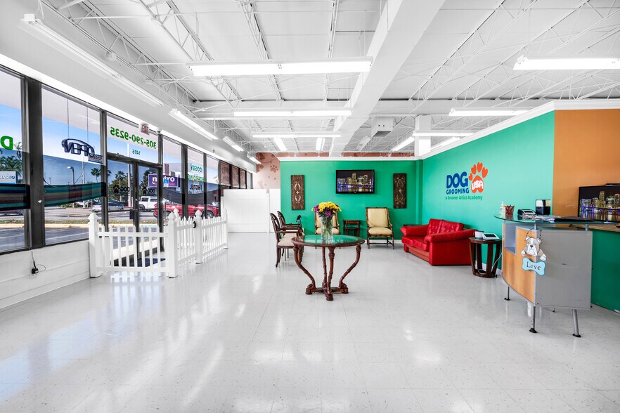 More Photos Of 1415 W 49th St, Hialeah Freestanding For Lease