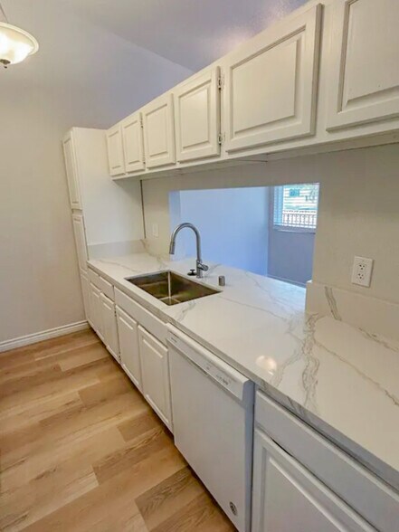 More Photos Of 209-217 C Ave, Coronado Apartments For Sale