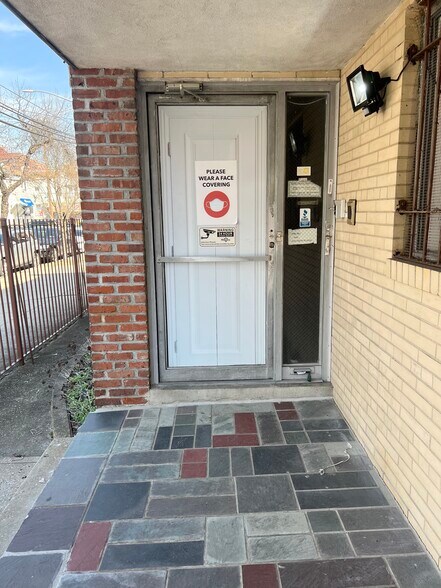 More Photos Of 168-30 89th Ave, Jamaica Office Residential For Lease