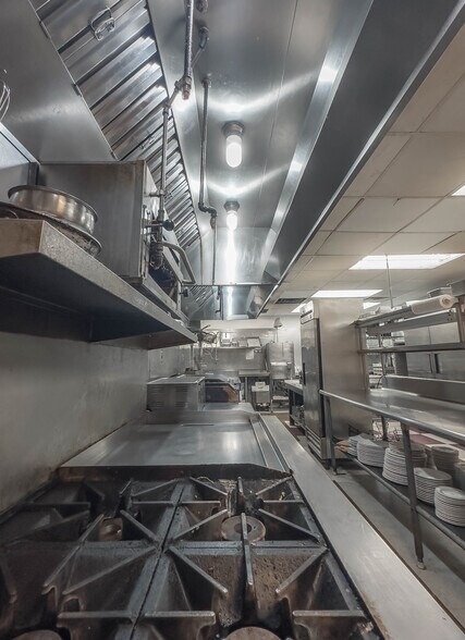 More Photos Of 205 Main St, Onalaska Specialty For Sale