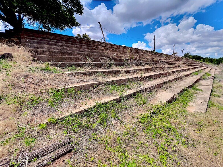 More Photos Of 14683 OK-44A, Lone Wolf Amusement Park For Sale