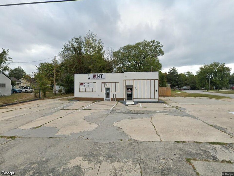 Primary Photo Of 806 S Main St, Louisburg General Retail For Sale
