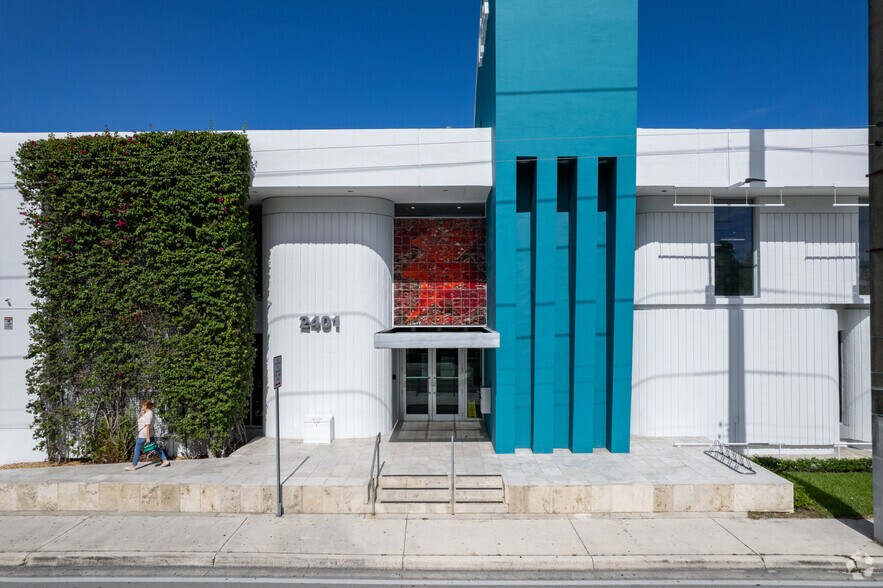 More Photos Of 2401 S Douglas Rd, Miami Medical For Lease