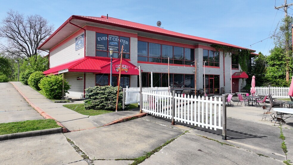 More Photos Of 192 E Main St, Lexington Restaurant For Sale
