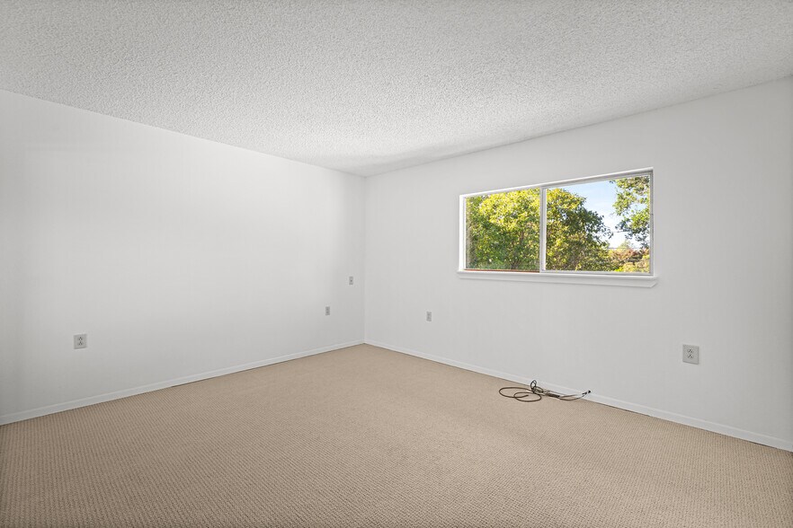 More Photos Of 611 Hendley St, Santa Rosa Apartments For Sale