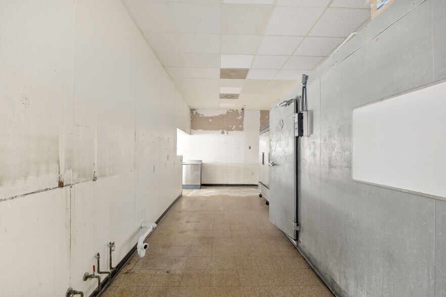More Photos Of 3114 N Belt Hwy, Saint Joseph Fast Food For Sale