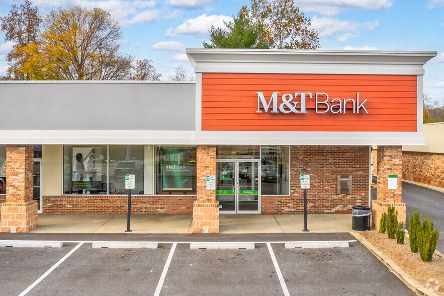 More Photos Of 10068-10120 Southern Maryland Blvd, Dunkirk Unknown For Lease