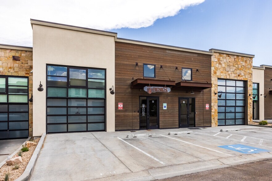 More Photos Of 4554 Forestdale Dr, Park City Light Manufacturing For Sale
