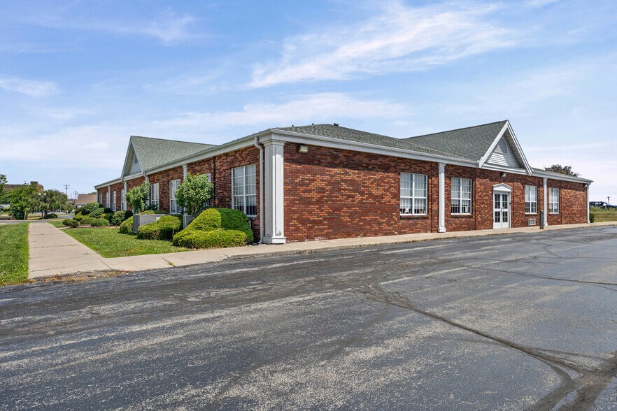 More Photos Of 70 Elizabeth Blackwell St, Geneva Office For Lease