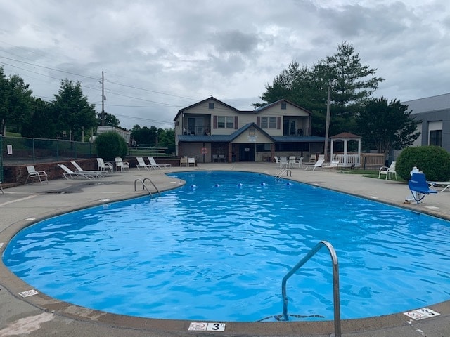 More Photos Of 2021 E Spring St, Cookeville Hotel For Sale