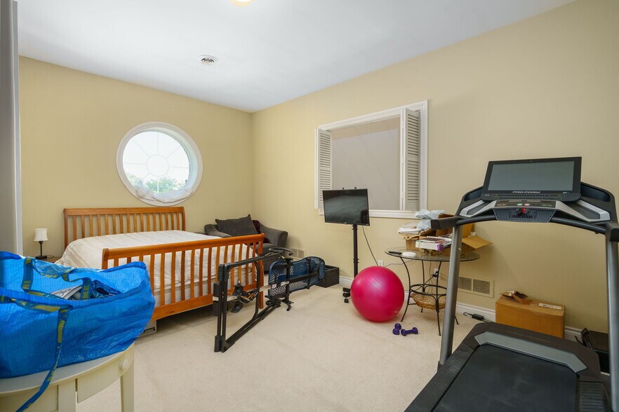 More Photos Of 206 E Liberty St, Milford Medical For Sale