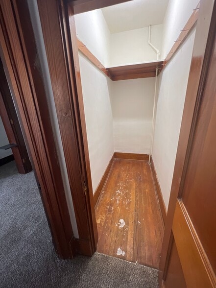 More Photos Of 209 S 4th St, Council Bluffs Apartments For Sale