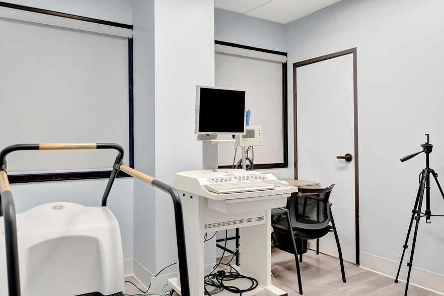 More Photos Of 18800 Delaware St, Huntington Beach Medical For Sale