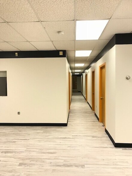 More Photos Of 500-502 Main St, Waltham Storefront Retail Residential For Lease