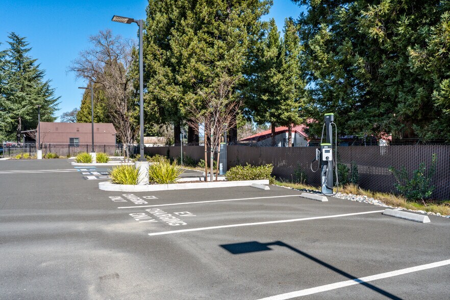 More Photos Of 1117 Commerce Dr, Ukiah Industrial For Sale