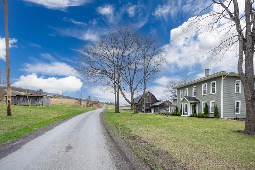 More Photos Of 211 Hanks Rd, Troy Hospitality For Sale