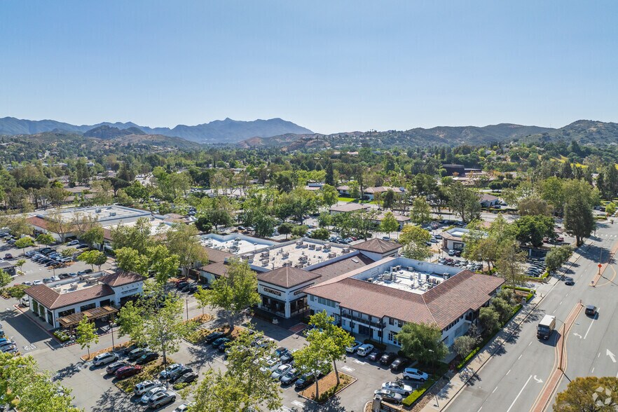 More Photos Of 960 S Westlake Blvd, Westlake Village Office For Lease