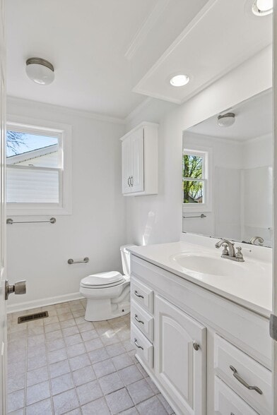 More Photos Of 1910 Redbud Ct, Franklin Multifamily For Sale