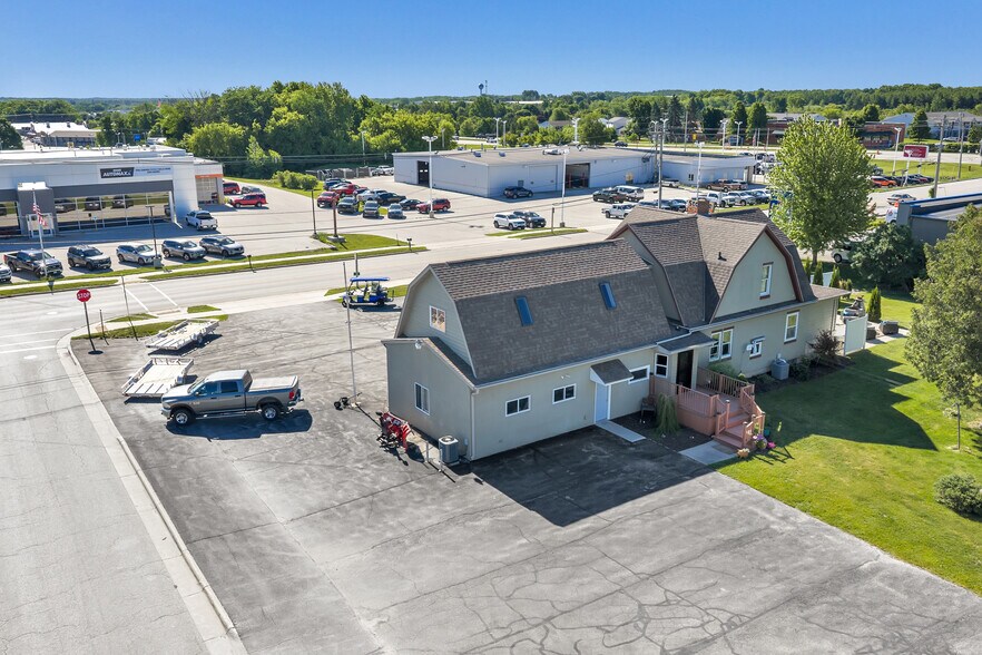 More Photos Of 513-529 Duluth Ave, Sturgeon Bay, Sturgeon Bay General Retail For Sale
