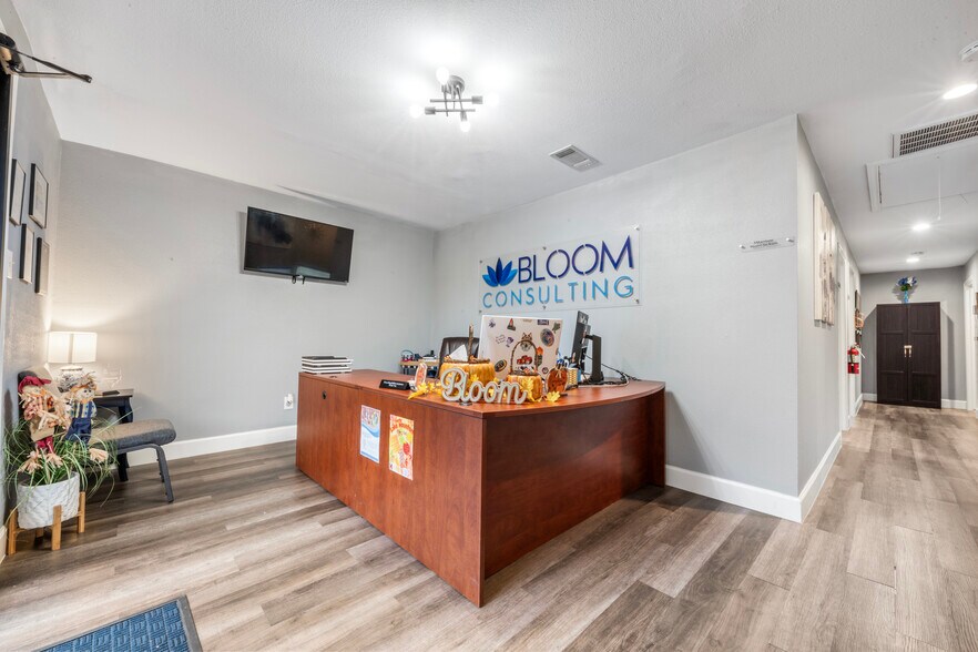 More Photos Of 20103 Aldine Westfield Rd, Humble Office For Sale