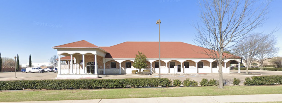 Primary Photo Of 2210 W Buckingham Rd, Garland Restaurant For Lease