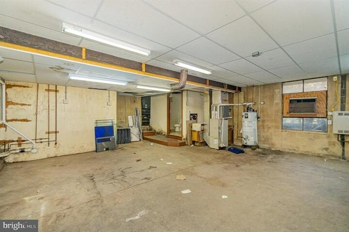 More Photos Of 122 Beech St, Carlisle Light Distribution For Lease