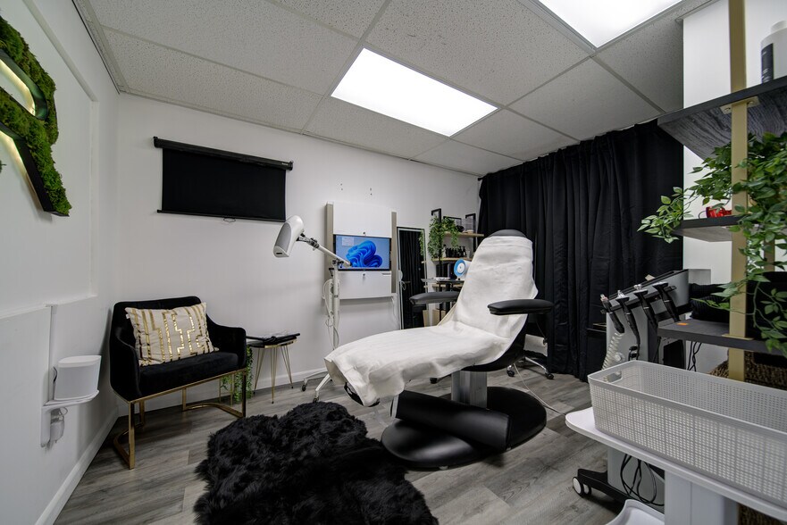 More Photos Of 2455 SW 27th Ave, Miami Medical For Lease