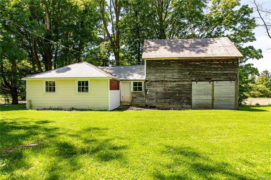 More Photos Of 2395 W Genesee Tpke, Camillus Specialty For Sale
