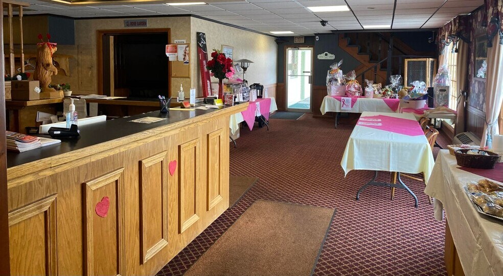 More Photos Of 17089 Boot Jack Rd, Ridgway Hotel For Sale