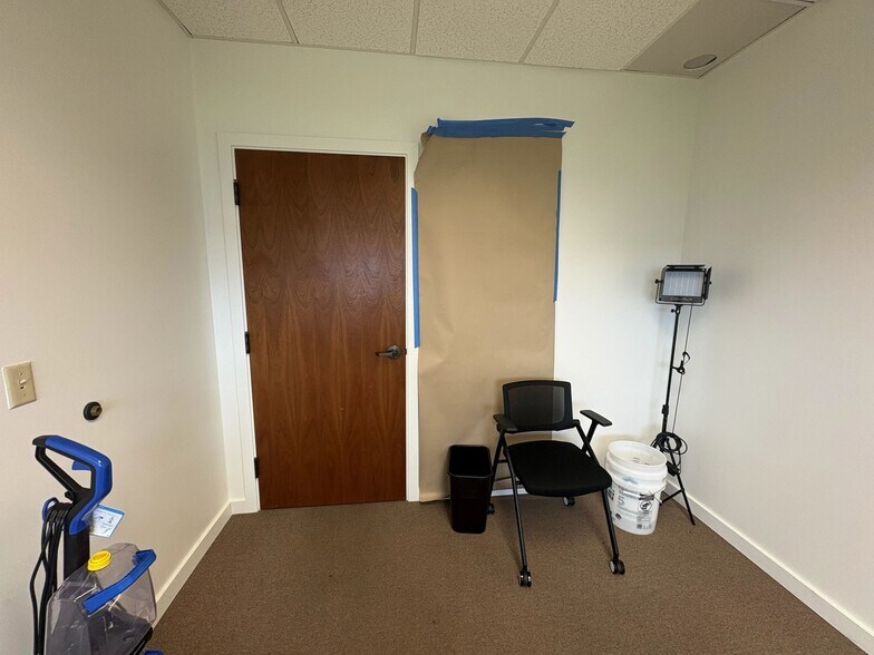 More Photos Of 40 Kupuohi St, Lahaina Medical For Sale
