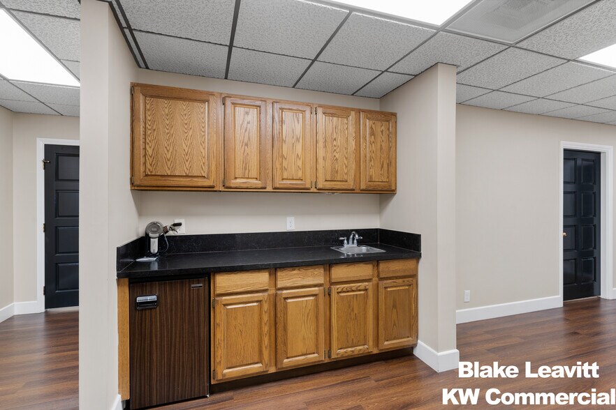 More Photos Of 510 S 9th St, Las Vegas Office For Sale