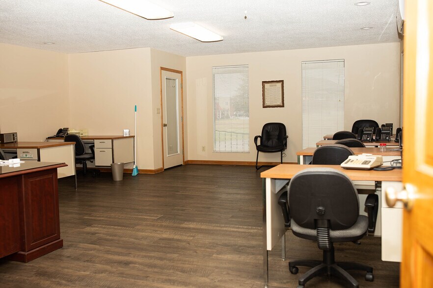 More Photos Of 413 27th St, Vienna Office Residential For Lease