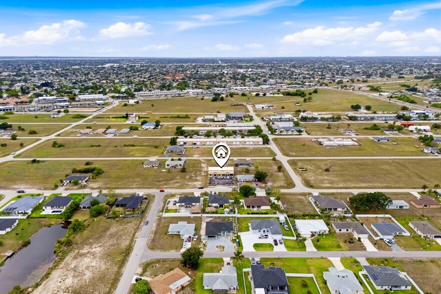 More Photos Of 1010 NE 9th St, Cape Coral Office For Sale