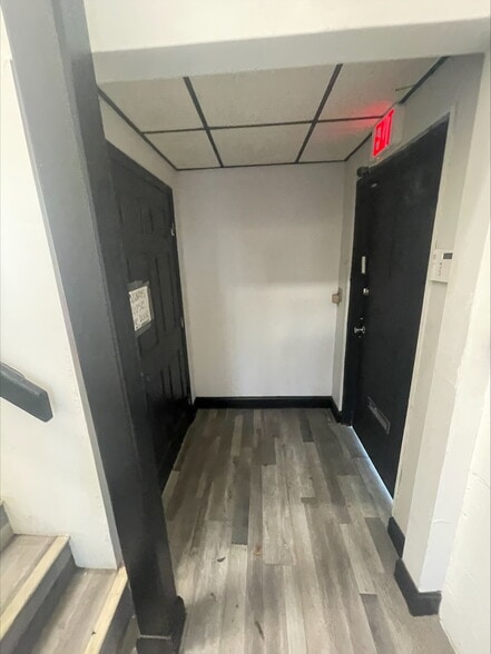 More Photos Of 2099 S Park Rd, Hallandale Manufacturing For Sale