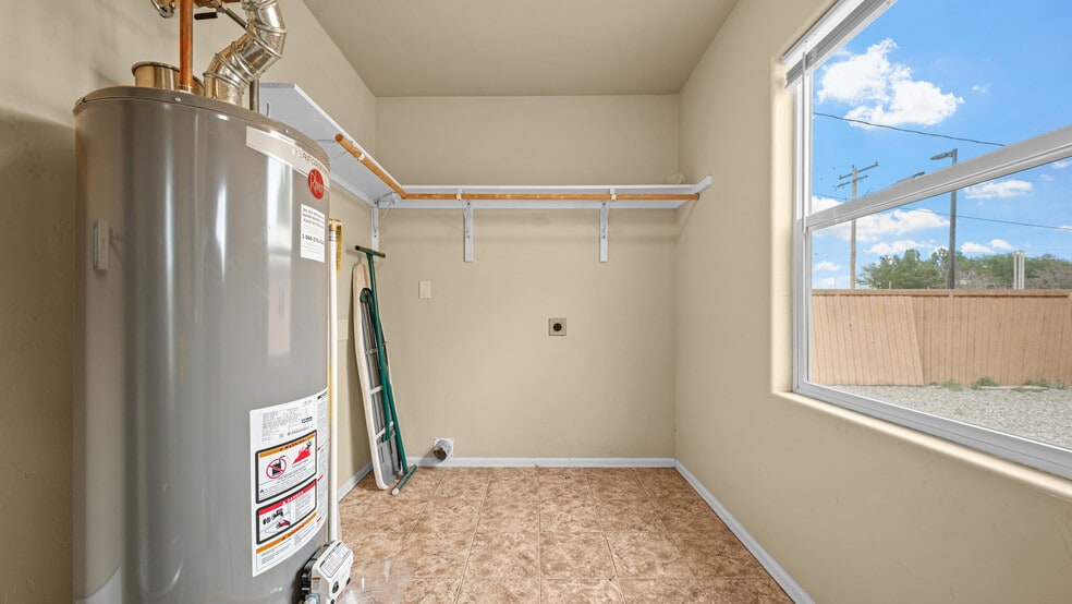More Photos Of 421 Aspen Ave, Fruita Storefront Retail Residential For Sale