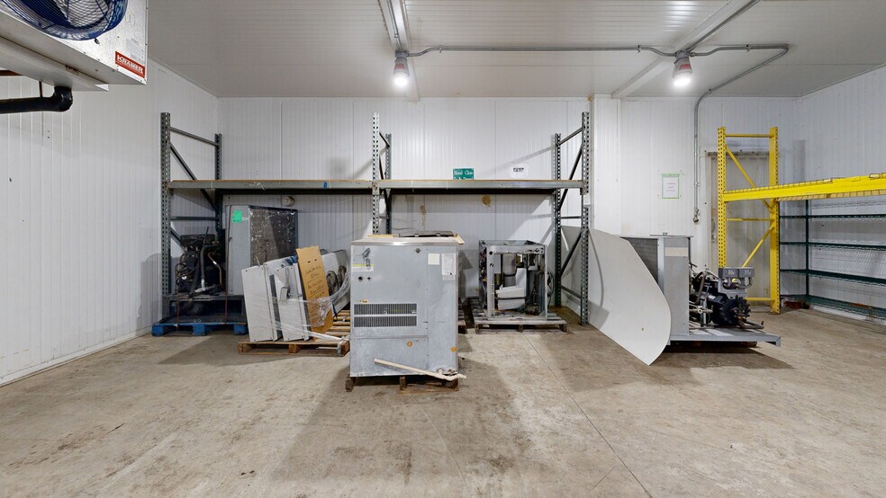 More Photos Of 174 NW 9th ave, Mulberry Distribution For Lease