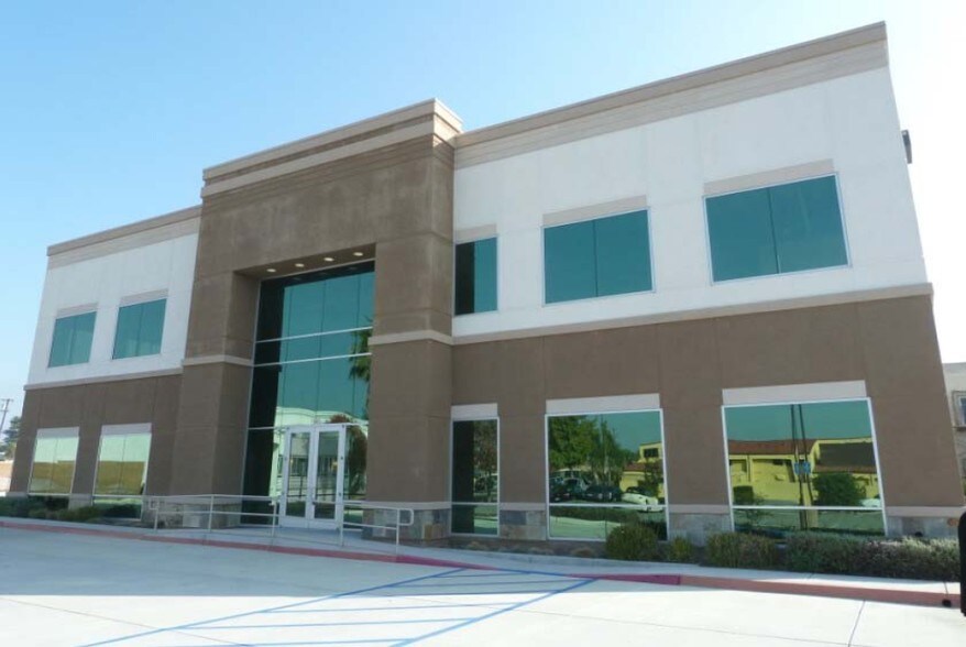 More Photos Of 1945 W 9th St, Upland Loft Creative Space For Lease
