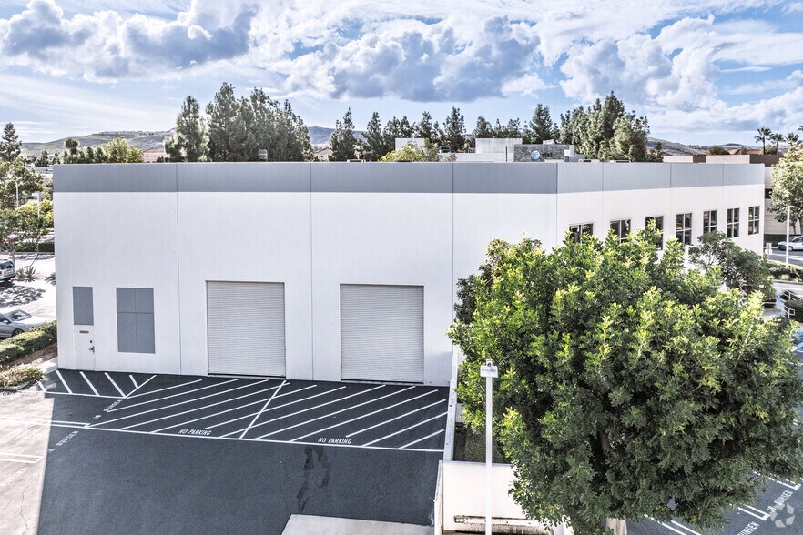 More Photos Of 18 Bunsen, Irvine Research And Development For Sale