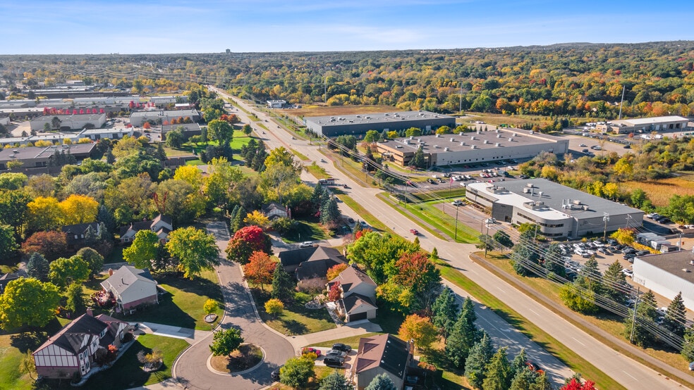 More Photos Of 1250 W Hamlin Rd, Rochester Hills Warehouse For Sale