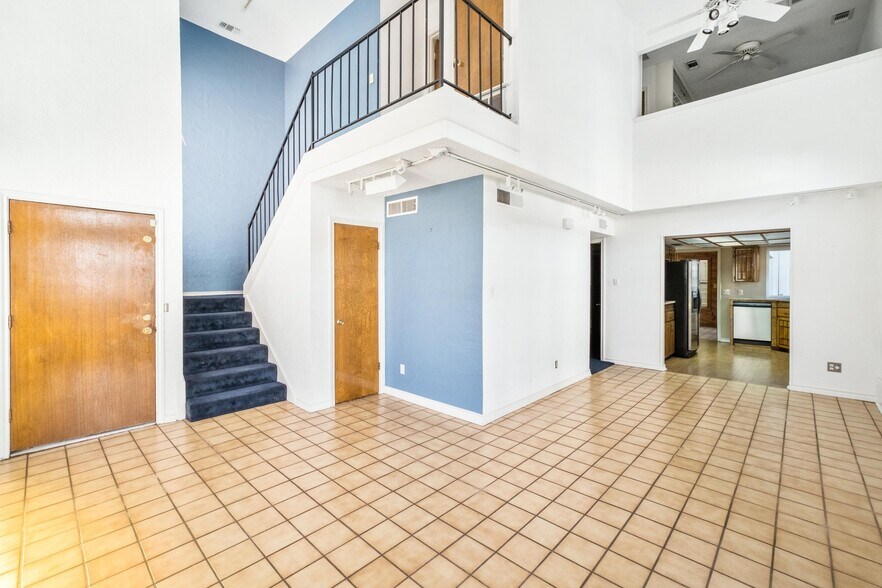 More Photos Of 121 Scott St, San Marcos Office Residential For Sale